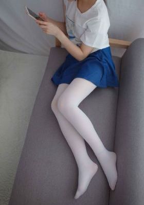 年轻的小婊5线观高清5中字电影