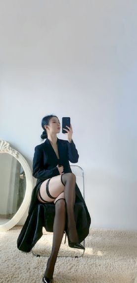 金瓶艳吏