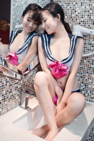 女初中生