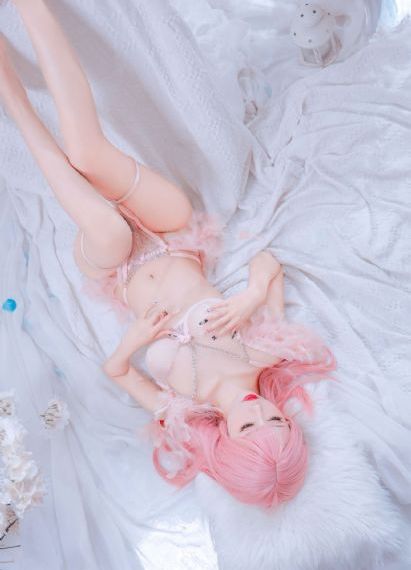 年轻夫妇交换新婚之夜