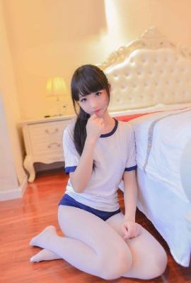 女职员的丝袜 中文字幕