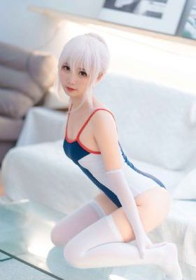 男人亲嘴脱内衣内裤视频